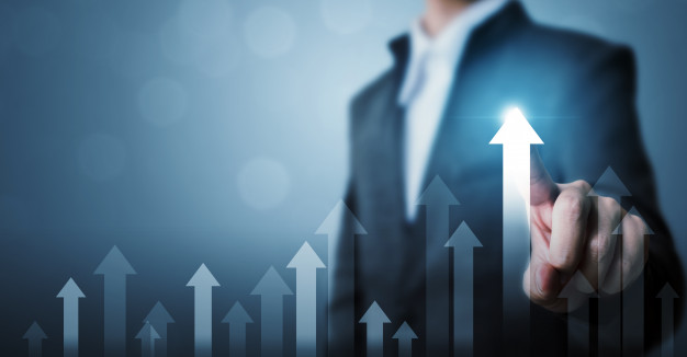 empresario-apontando-o-grafico-de-seta-plano-de-crescimento-futuro-corporativo-e-aumentar-a-porcentagem_20693-179